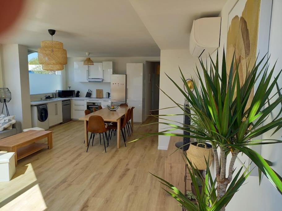 Appartement 100 M2 Terrasse Piscine Груисан Екстериор снимка